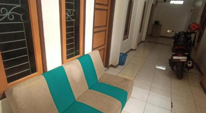 Hotel Spot On 93385 Penginapan Hj Lilis 2 Syariah Sukabumi Exterior foto