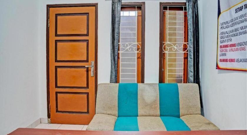 Hotel Spot On 93385 Penginapan Hj Lilis 2 Syariah Sukabumi Exterior foto